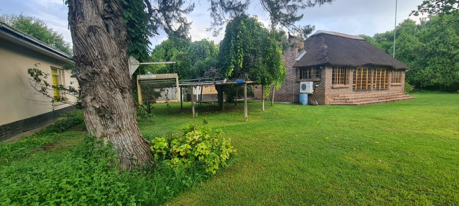 5 Bedroom Property for Sale in Douglas Northern Cape